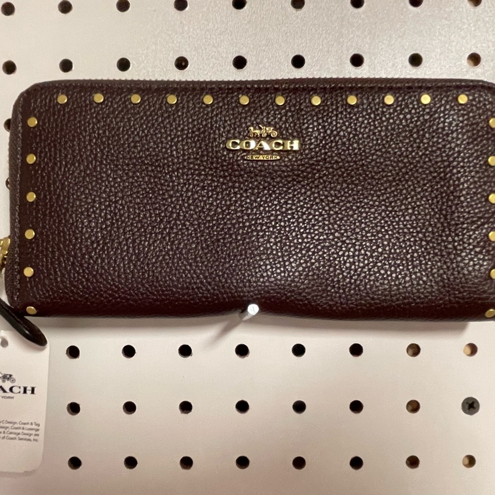 COACH WALLET IN OXBLOOD, NWT